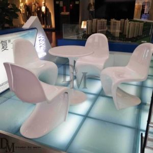 fiberglass table and chairs