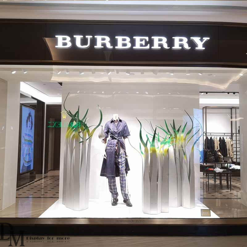 luxury retail display-2018 Burberry summer visual merchandising  ideas-DMWD18052801 - DM-Store Window Displays Props